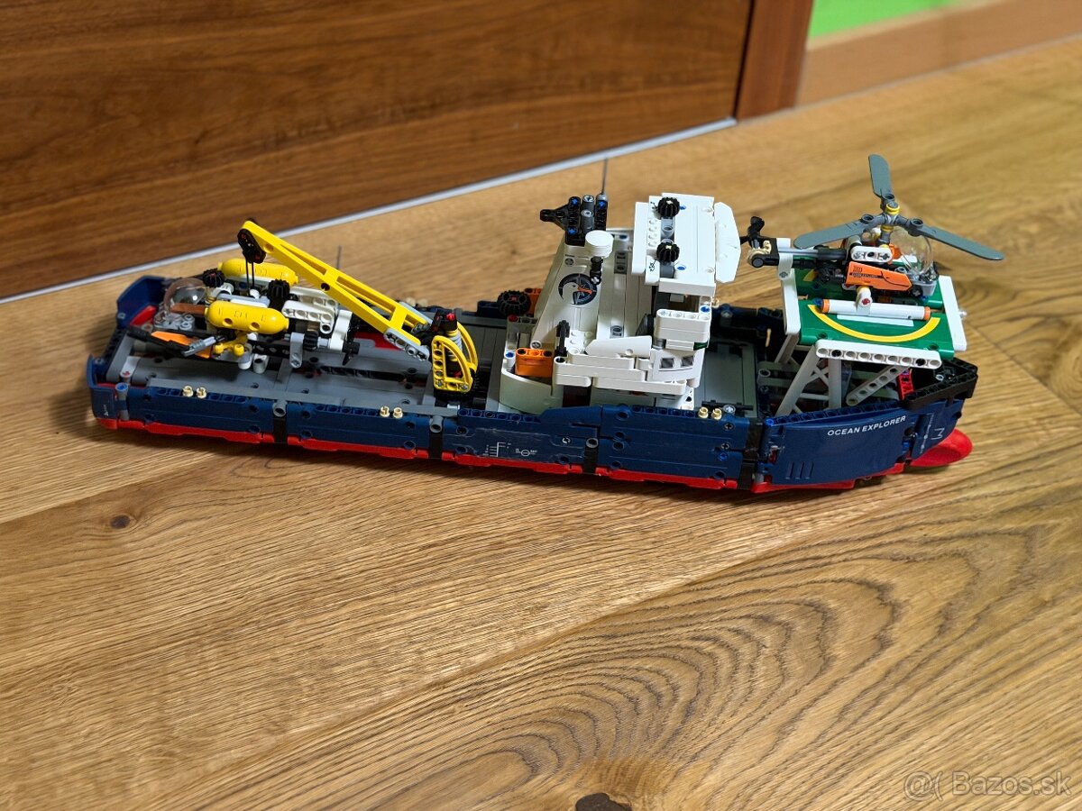 LEGO Technic 42064 Loď - 3