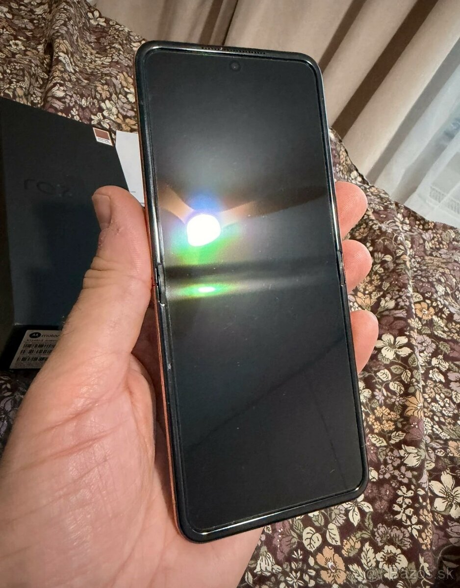 Motorola Razr 50 Ultra - 3