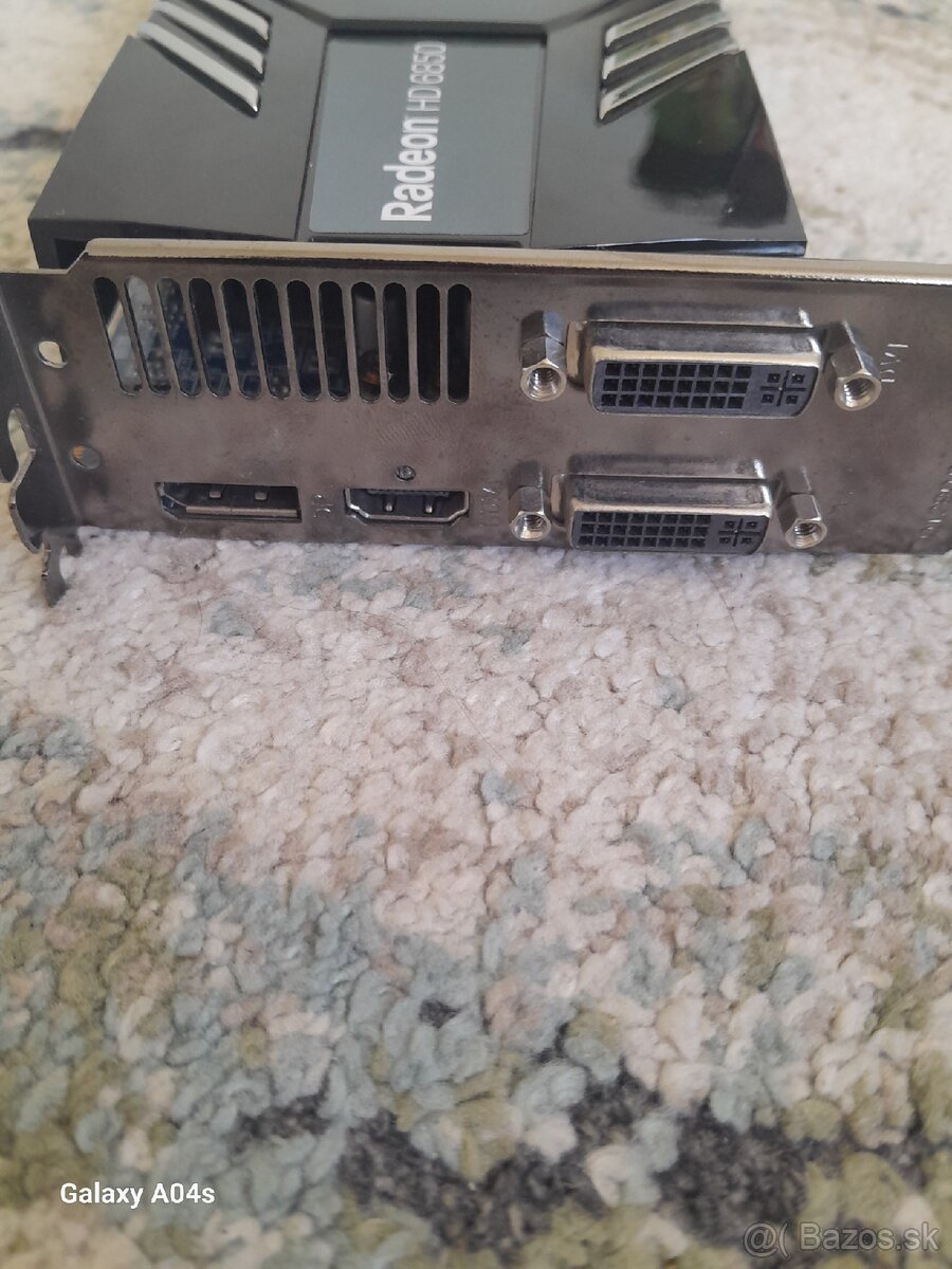 RADEON HD 6850 1GB - 3