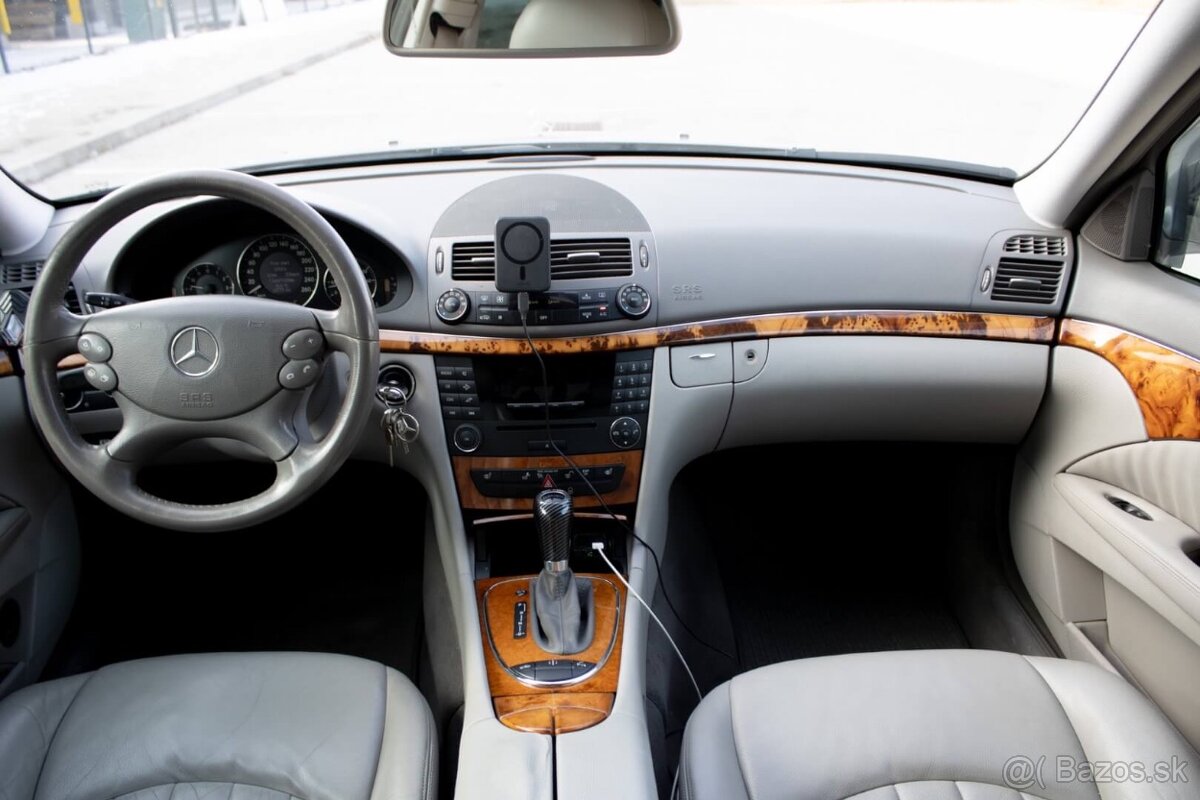 Mercedes-Benz E trieda Sedan 280 Elegance A/T 4-matic - 3