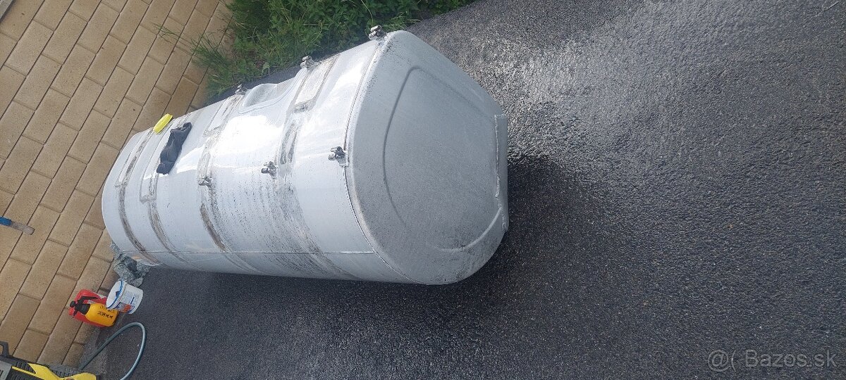 palivová nádrž Volvo - 3