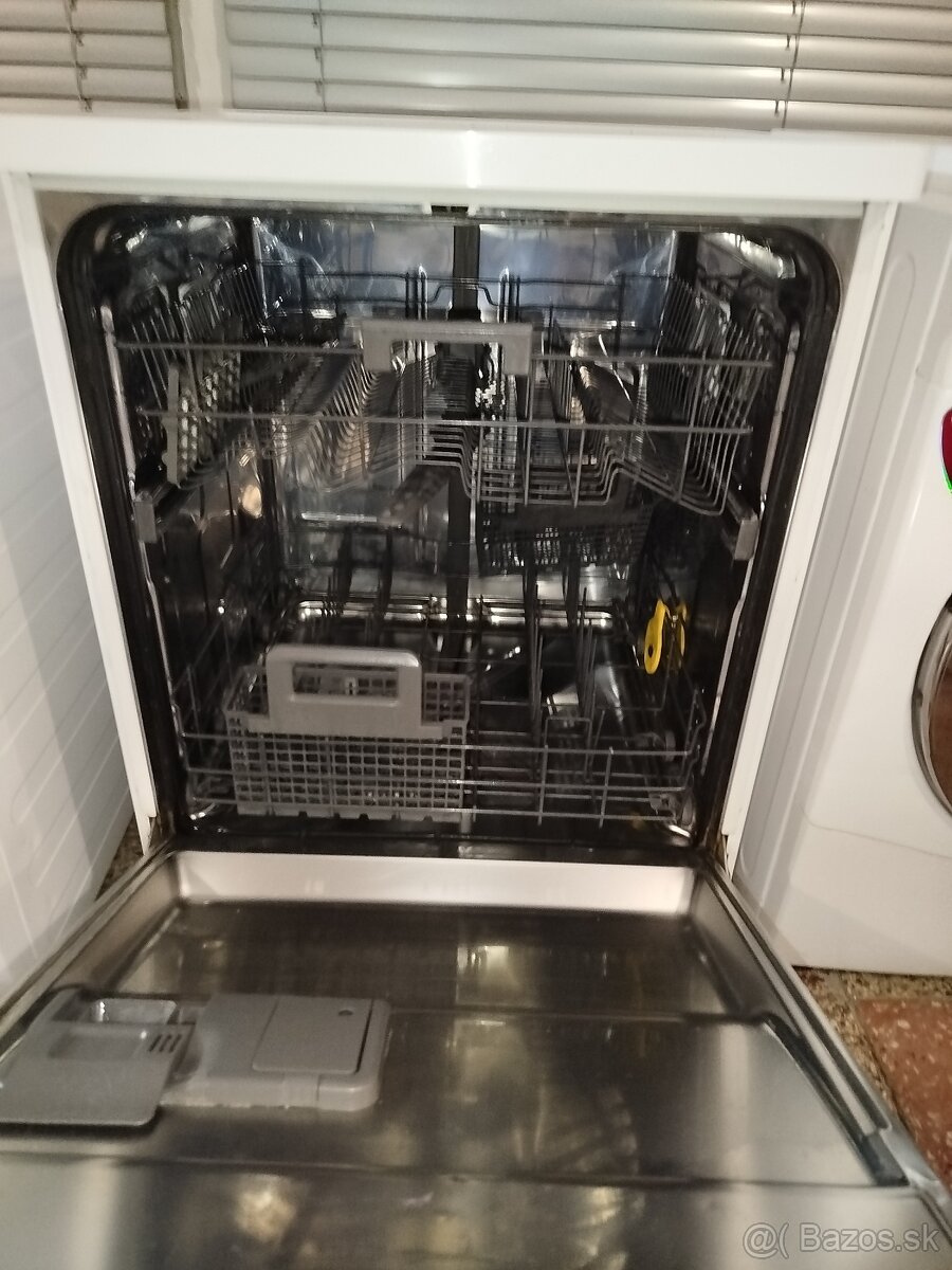 Voľne stojaca umývačka riadu Whirpool na predaj - 3