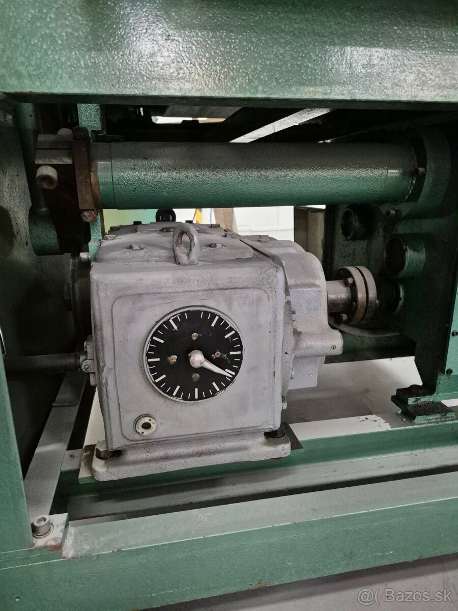 Rezaci (formatovaci) stroj na textilie - 3