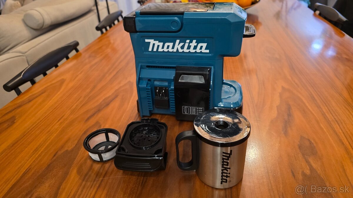 predám kávovar Makita DCM501 - 3
