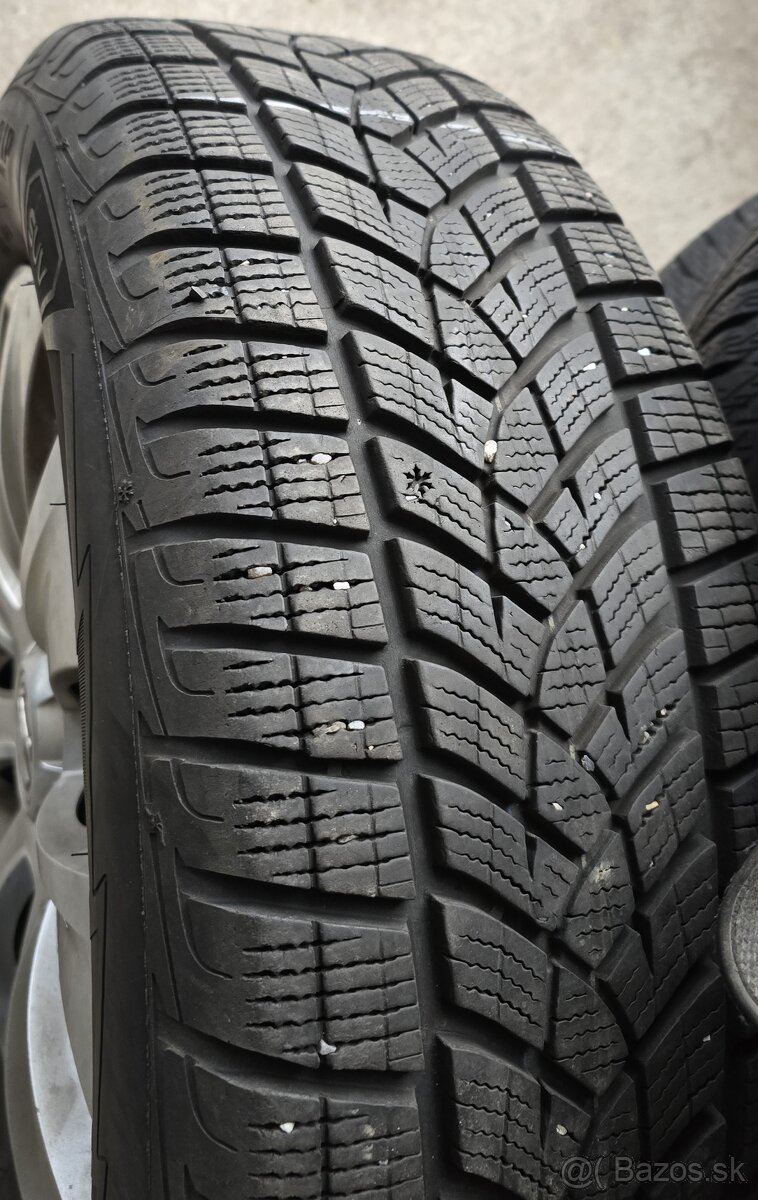 215-65-17-99V-GoodYear-dot:3920-dezén:6mm - 3