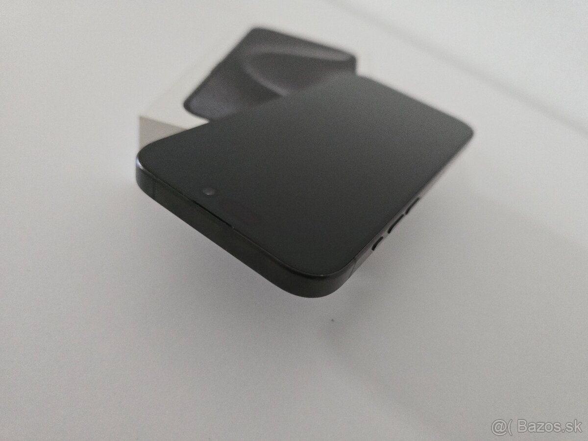 Apple iPhone 15 Pro - 3