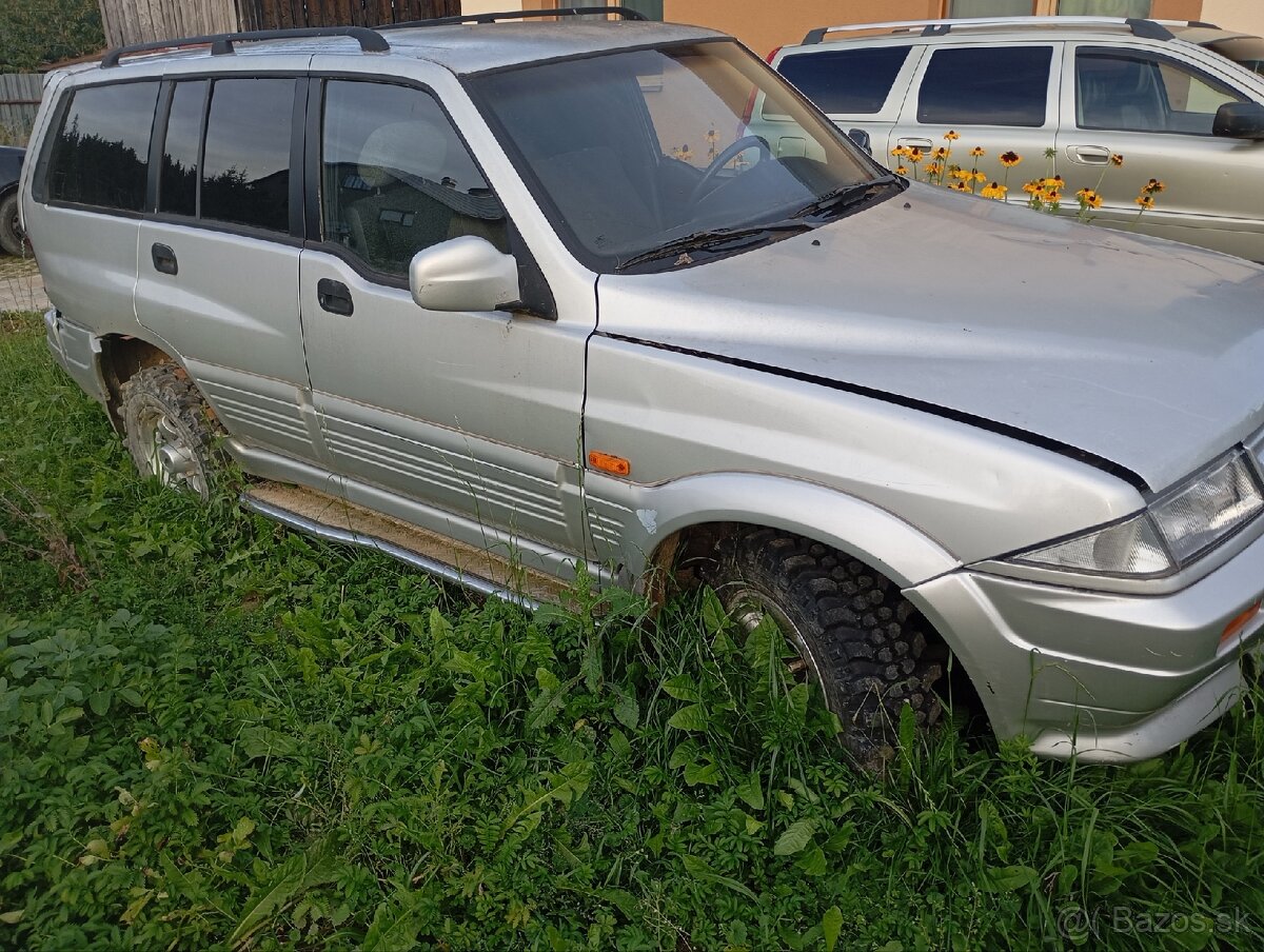Predám teréne auto 4x4 motor Terrano - 3
