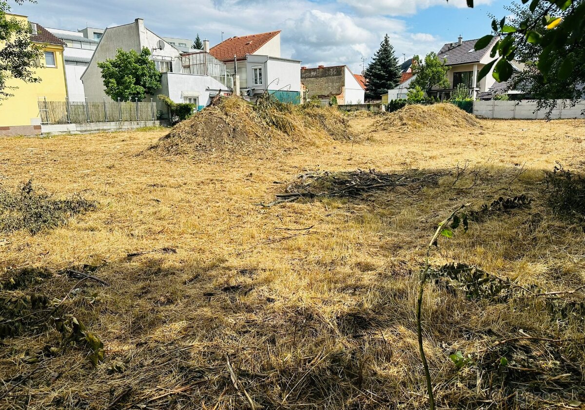 Stavebný pozemok 2000m2 - Centrum Piešťany - 3