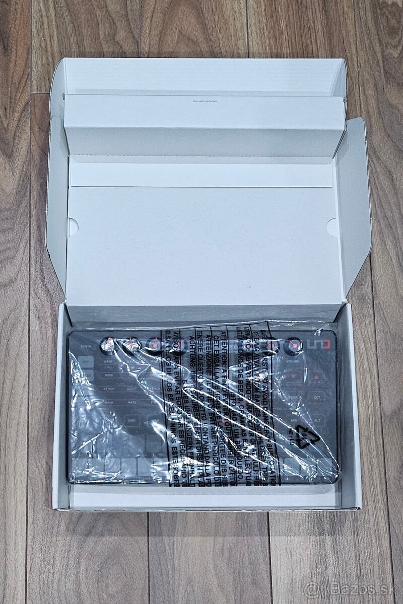 IK Multimedia UNO Synth - 3