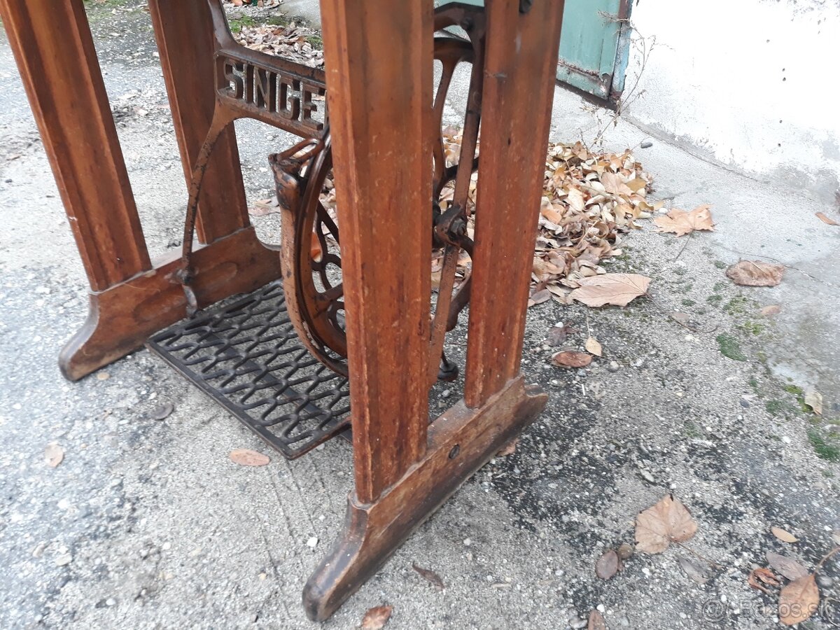 Stojany na stolík Singer,Veritas.... - 3