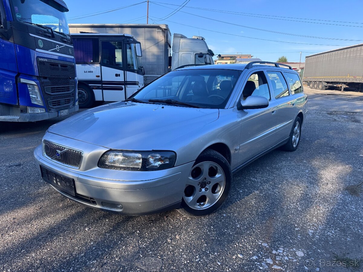 Volvo V70 2.4 D-5 - 3