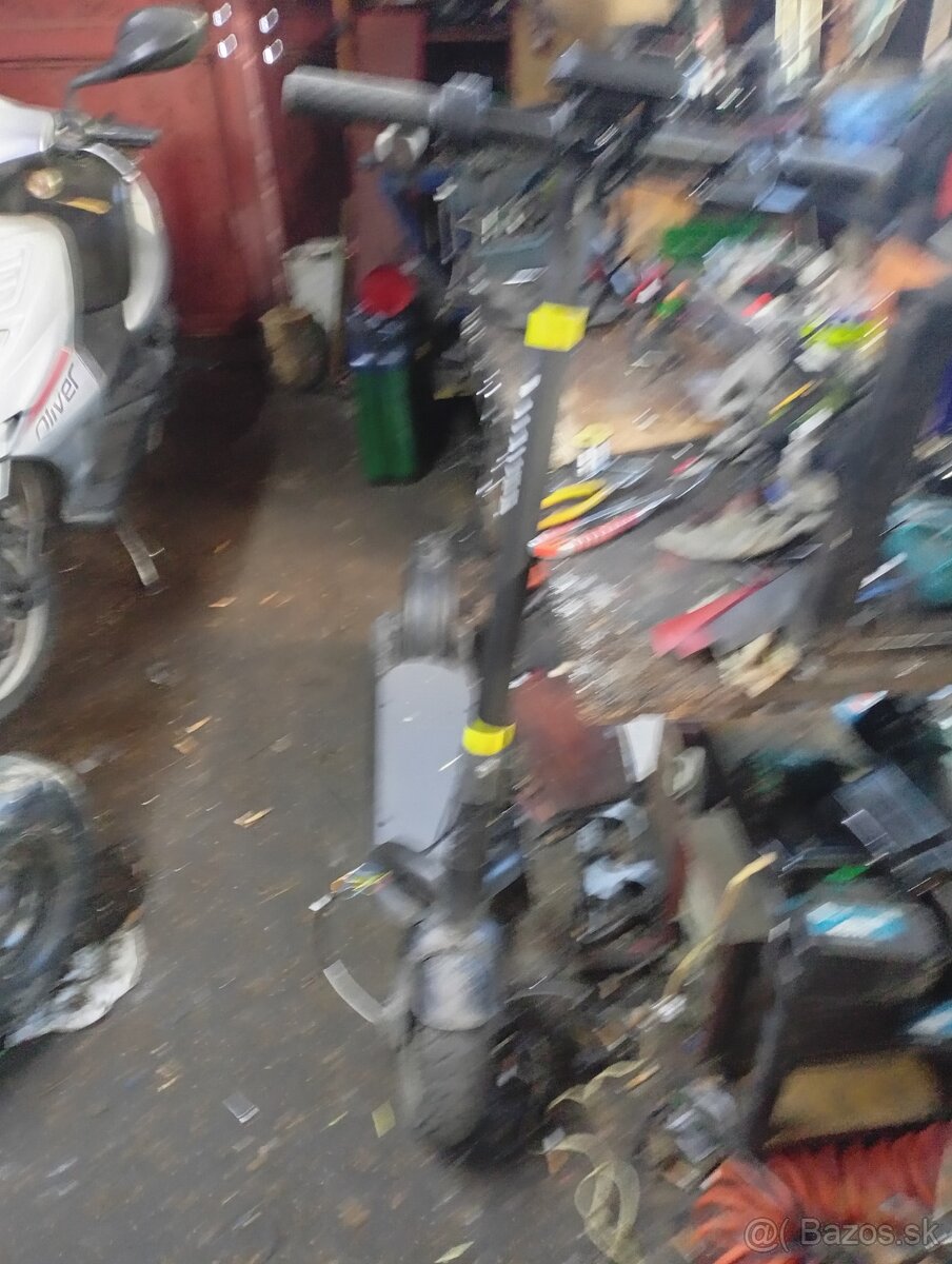 elektrická kolobežka - 3