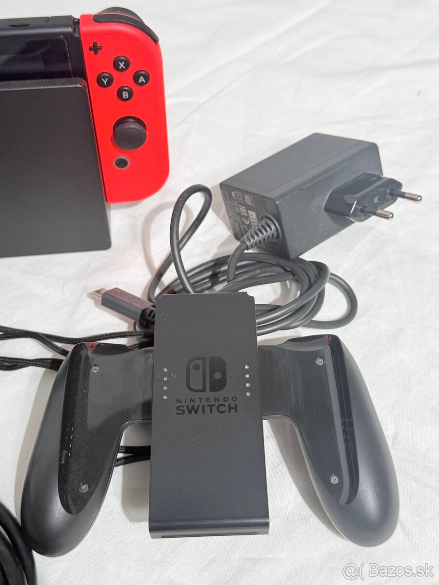 Nintendo Switch aj s prislusenstvom - 3