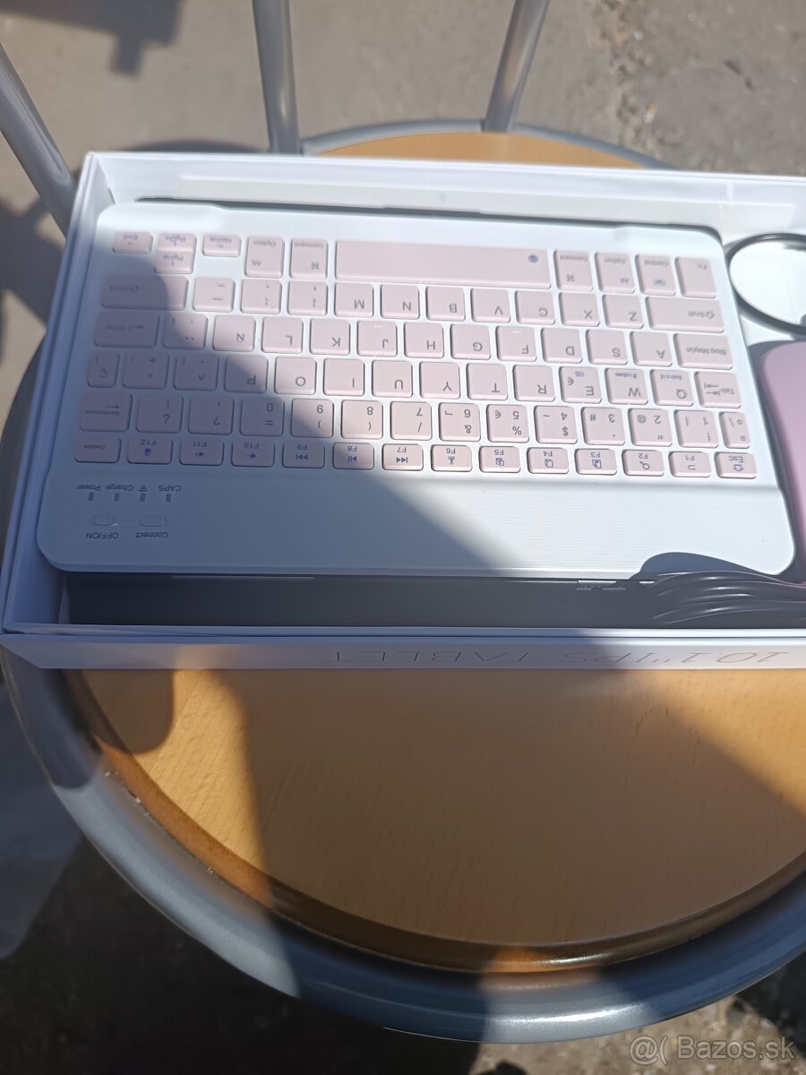 Ponúkame na predaj tablet - 3