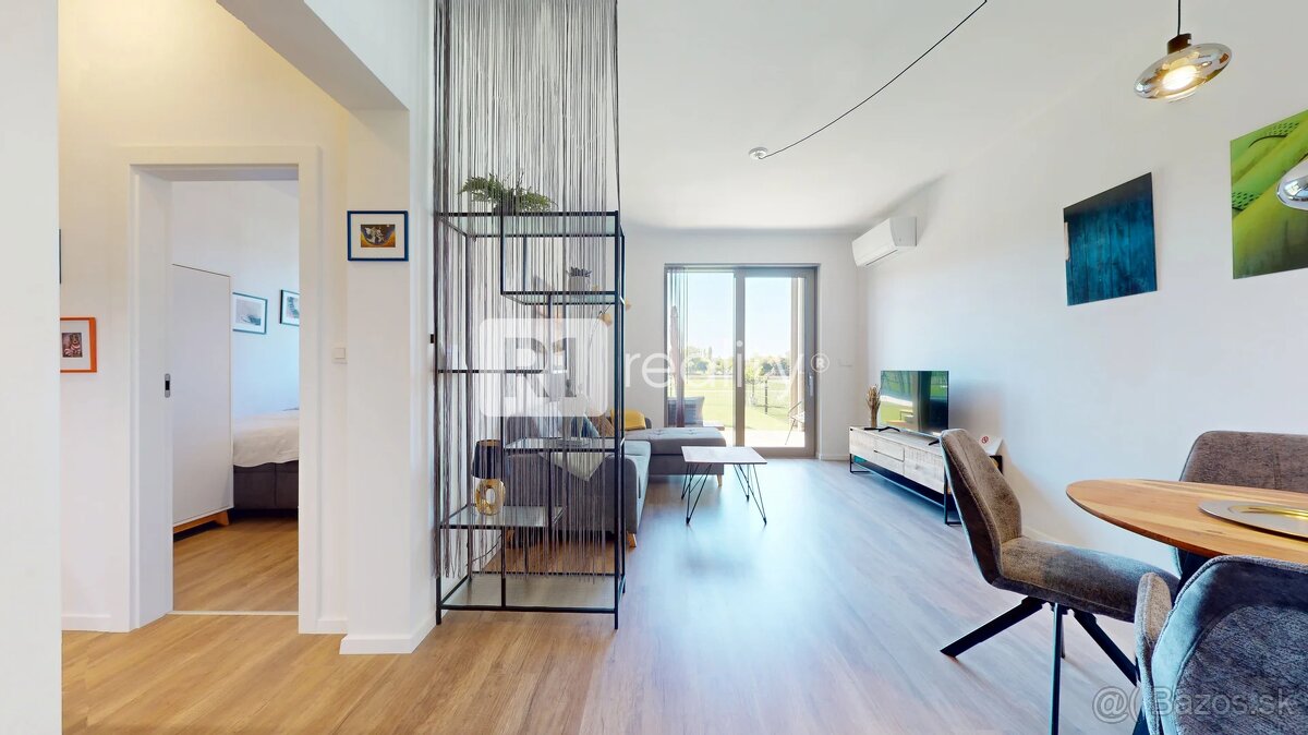 Na prenájom 2 izbový byt 45 m2 + terasa 15 m2 + 30 m2 predzá - 3