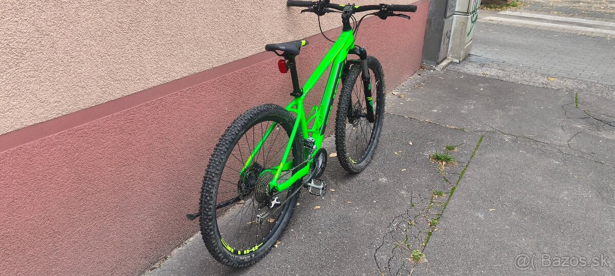 Predám horský bicykel CUBE Analogkolesá 27,5" - 3