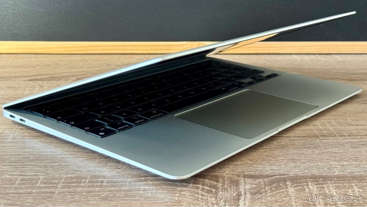 Apple MacBook Air M1 8/256GB - 3