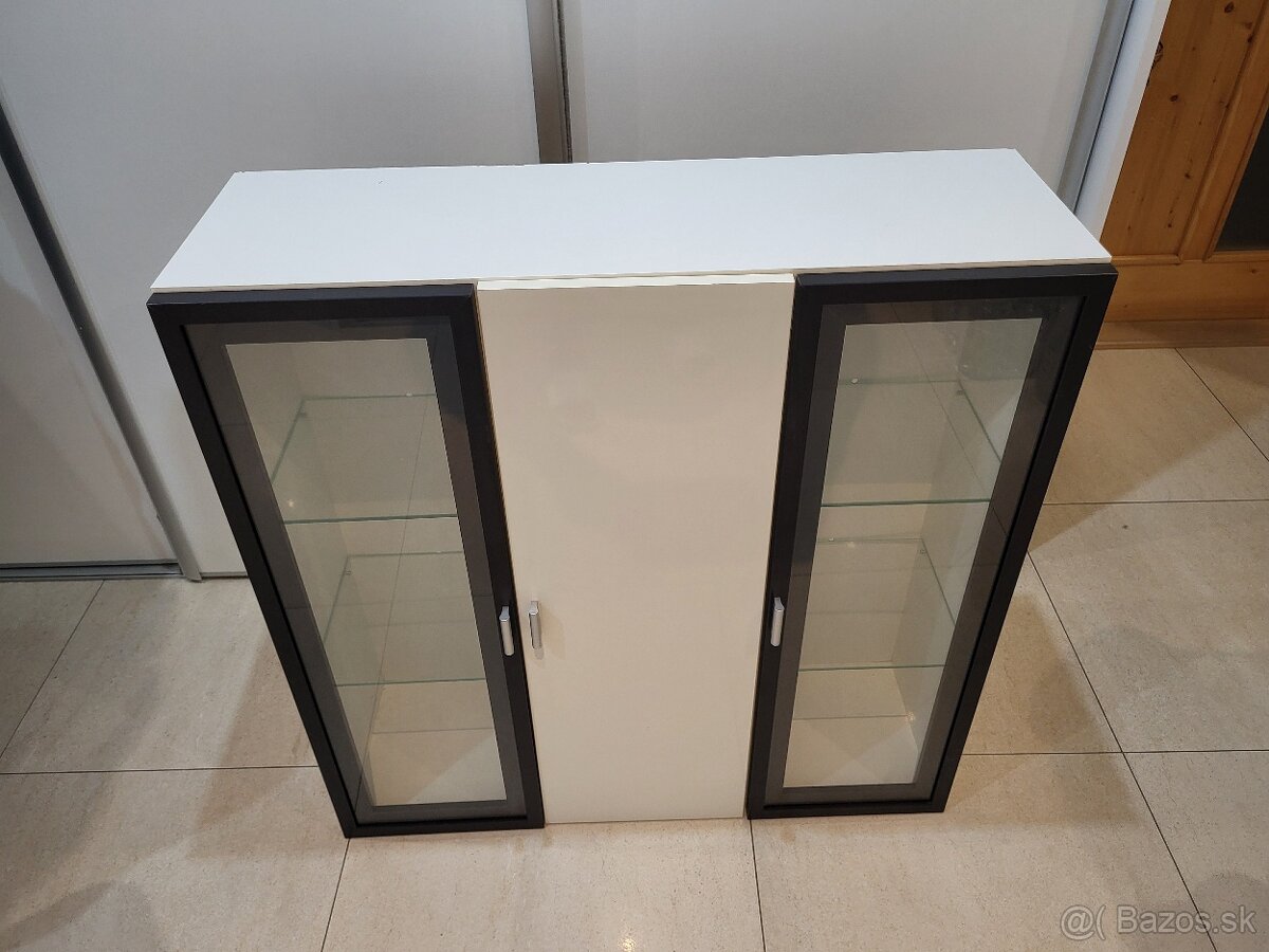 Skrinka na zavesenie - 3