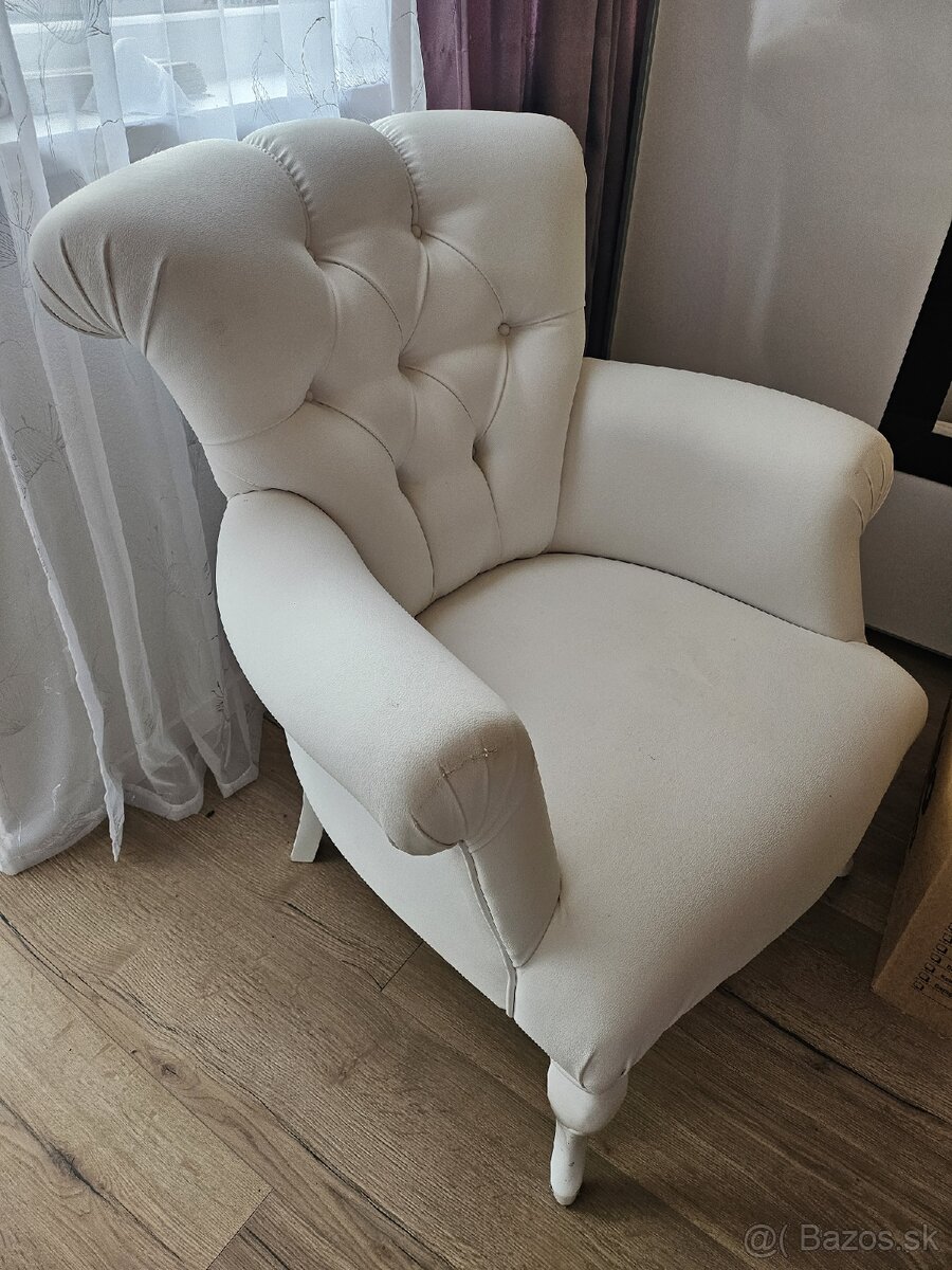 Luxusné biele kreslo z koženky – elegantné a pohodlné - 3