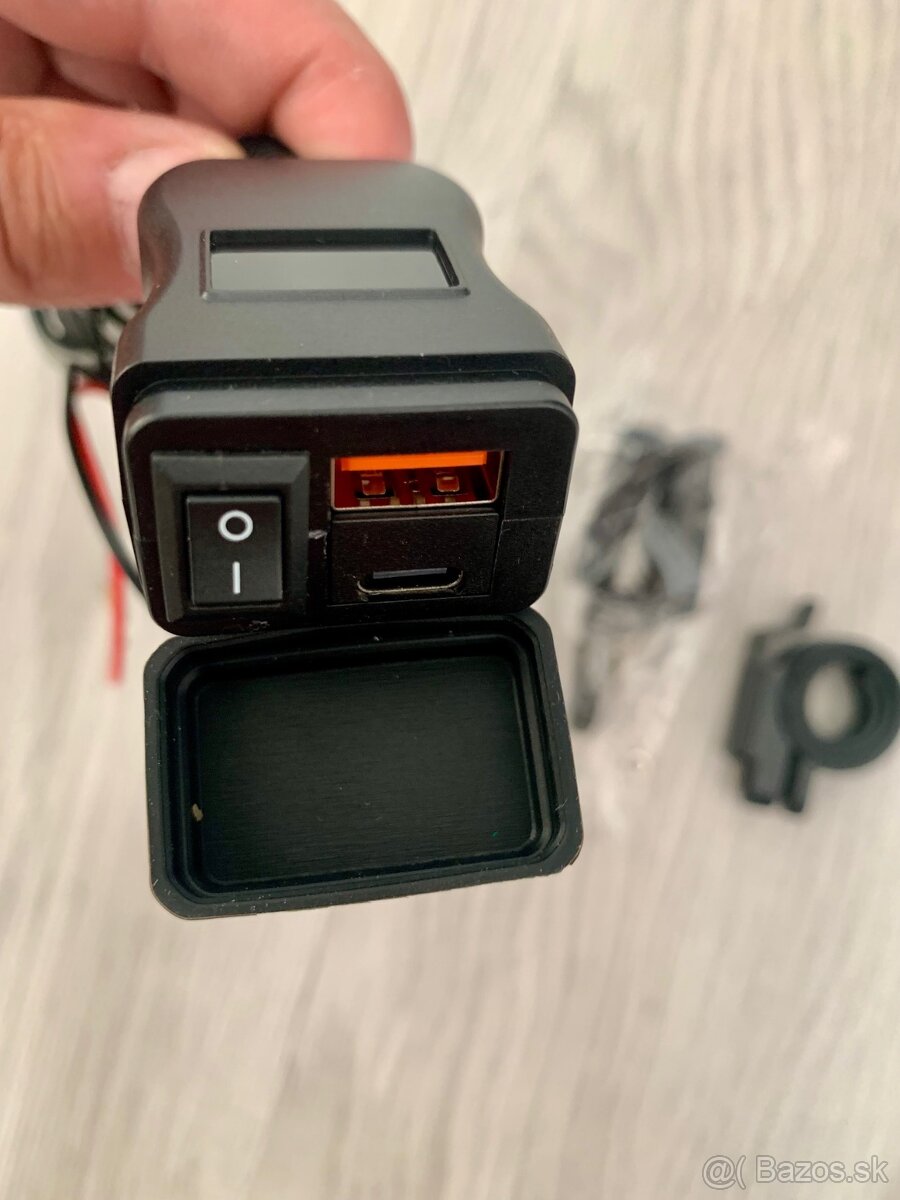 Zásuvka na motocykel - 3