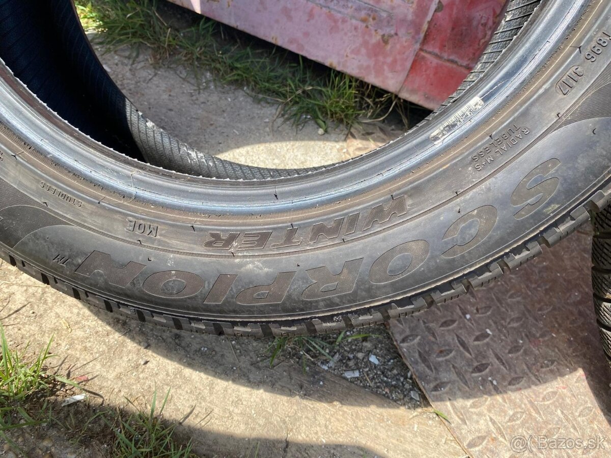 Pneu Pirelli 235/55 R19 - 3