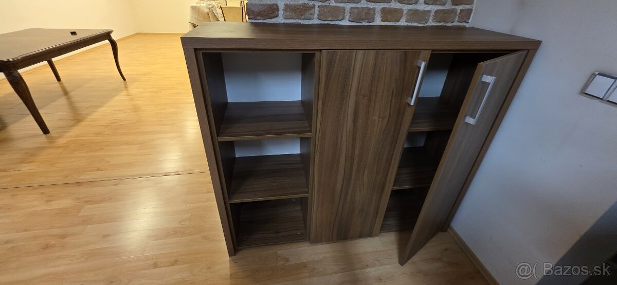 Zostava nábytku 450,- - 3