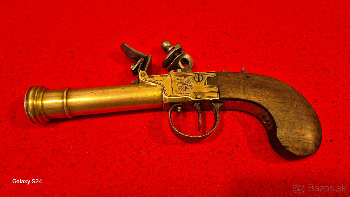 BRITSKÁ NÁMORNÁ PIŠTOL - 3