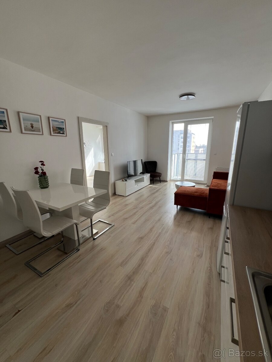 Prenajom 3-izbovy byt WEST - 3