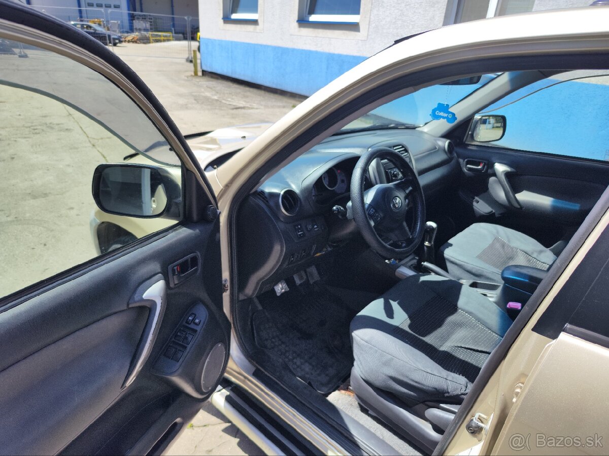 Toyota RAV4 2.0 D-4D 4x4 (2003) - 3