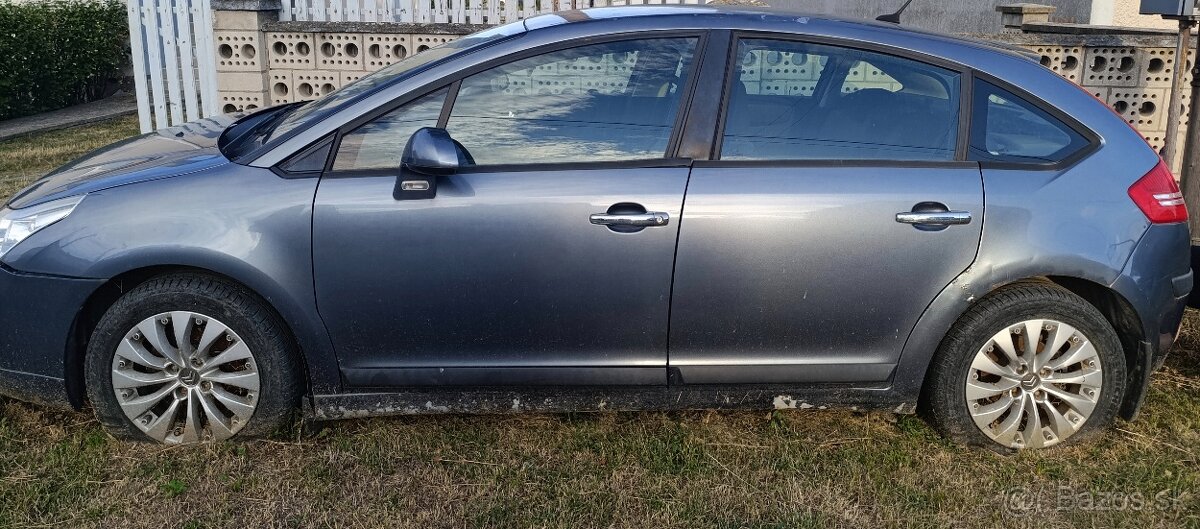 Predám nepojazdné auto Citroen C4 - 3