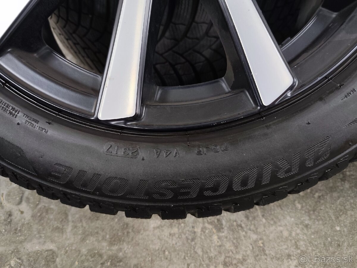Bridgestone 225/50 R17 - 3