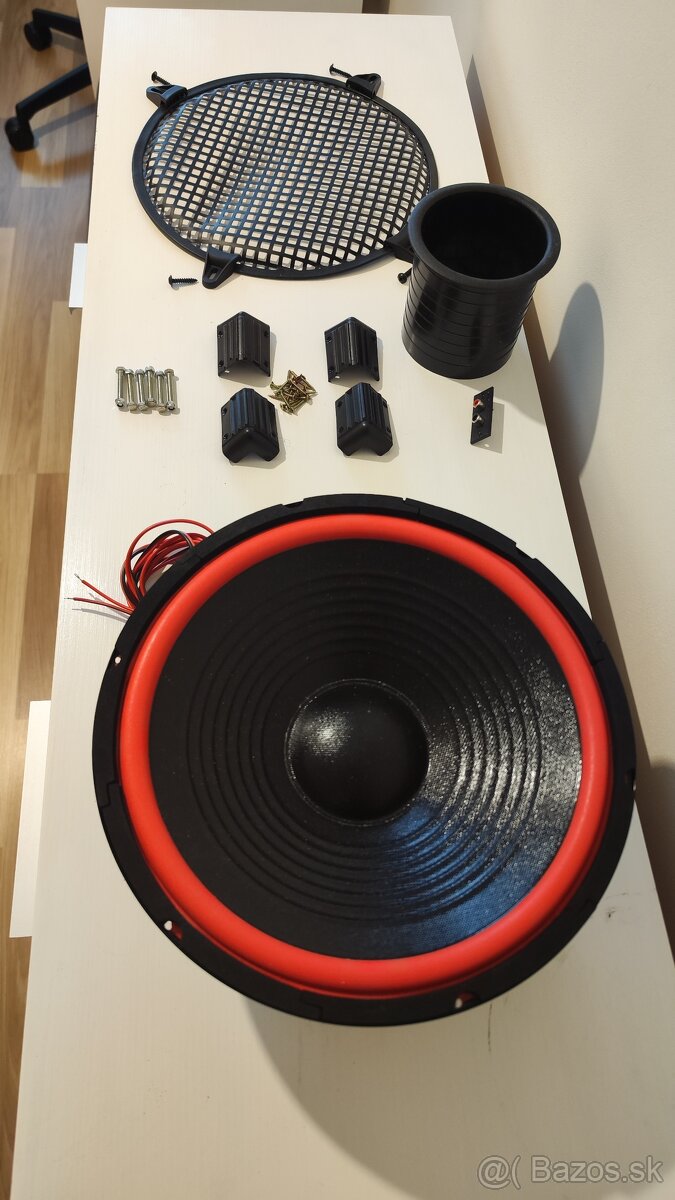 Predám 200W subwoofer + komplet montážna sada - 3