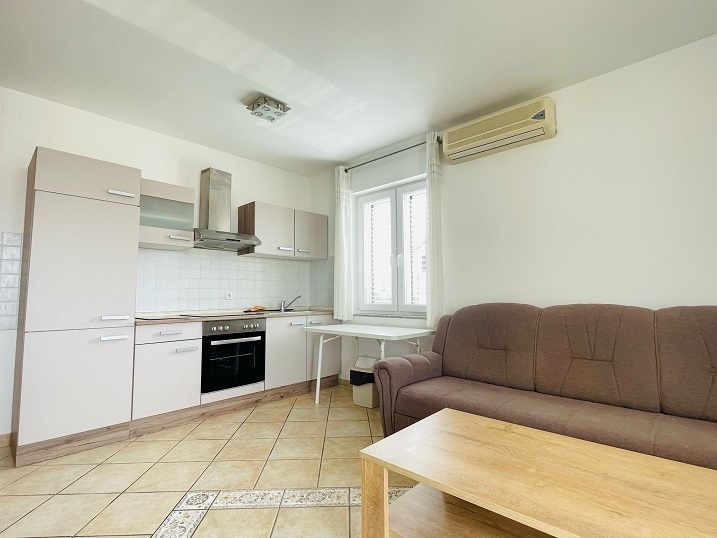 Trojizbový zariadený apartmán s terasou, Novalja, Chorvátsko - 3