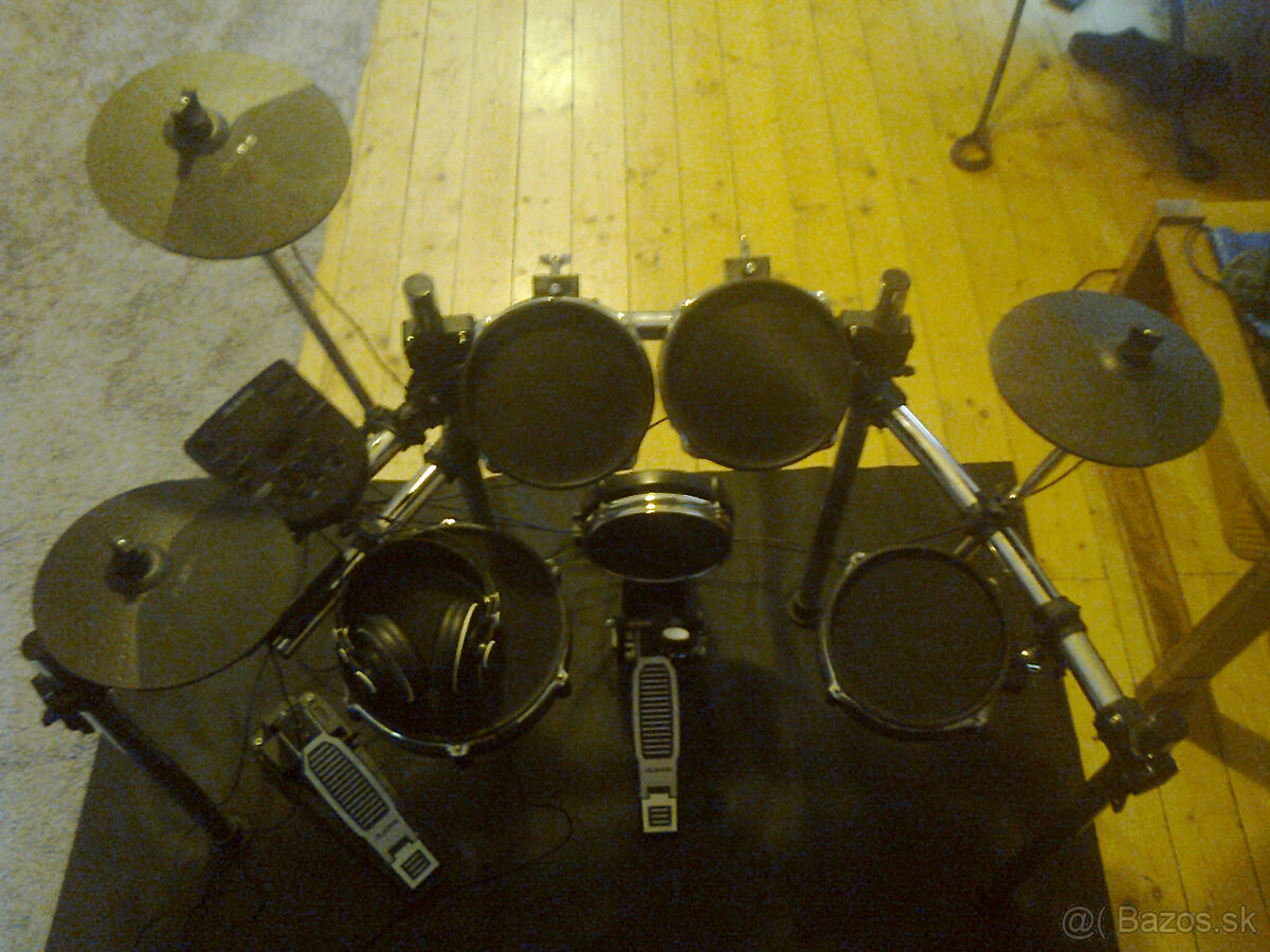 Elektricke bubny + sluchadla a stolica - 3