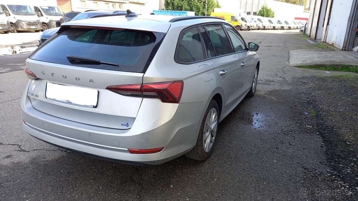 Skoda Octavia Combi 2.0 TDI Executive DSG - 3