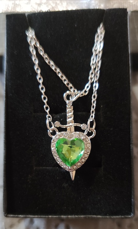 retiazky srdce a meč - 3