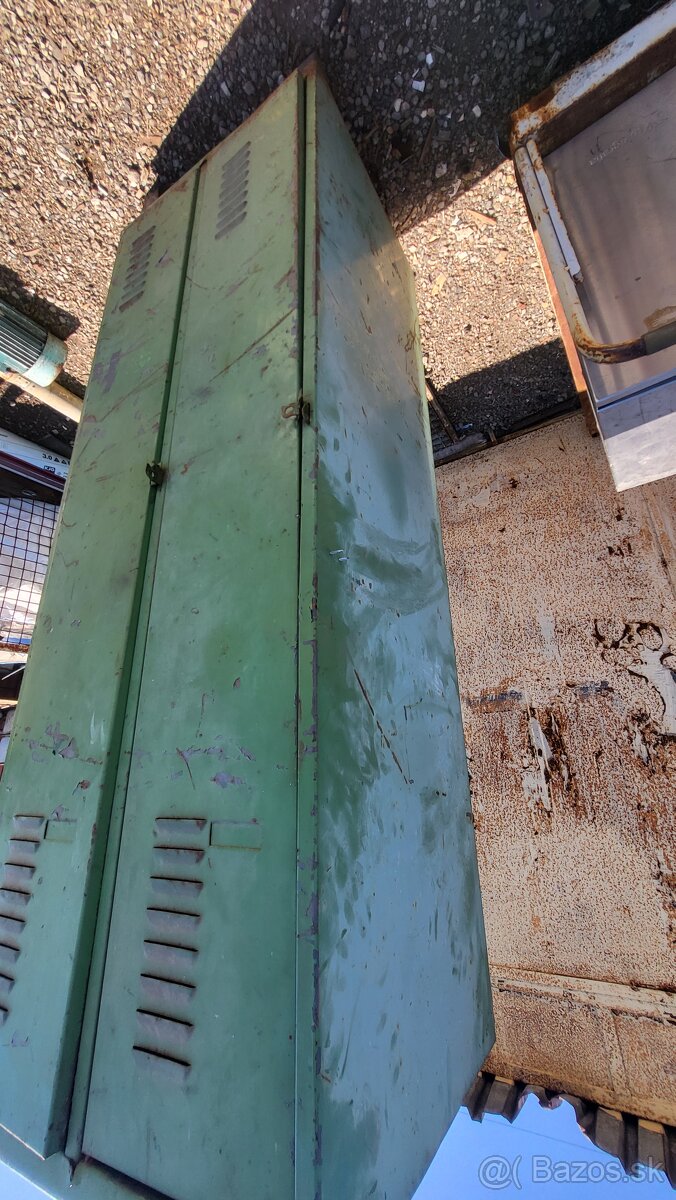 Plechová šatníková skriňa - 3