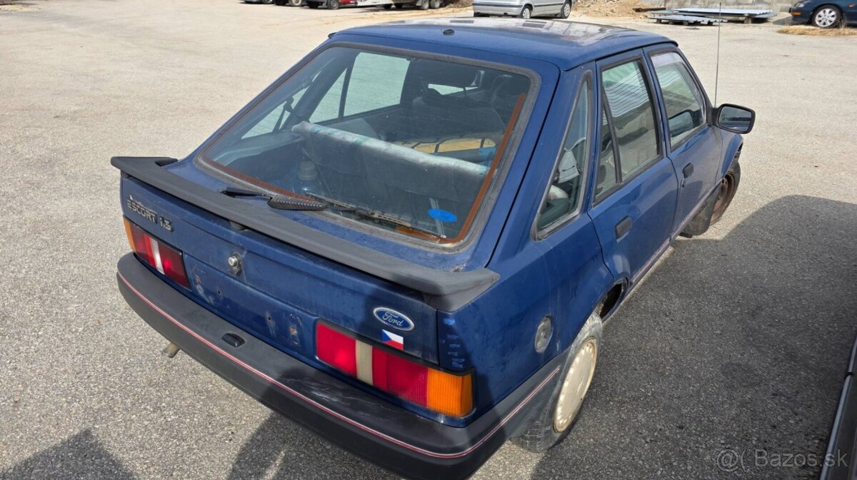 Ford Escort 1.3 rok 1986 - 3