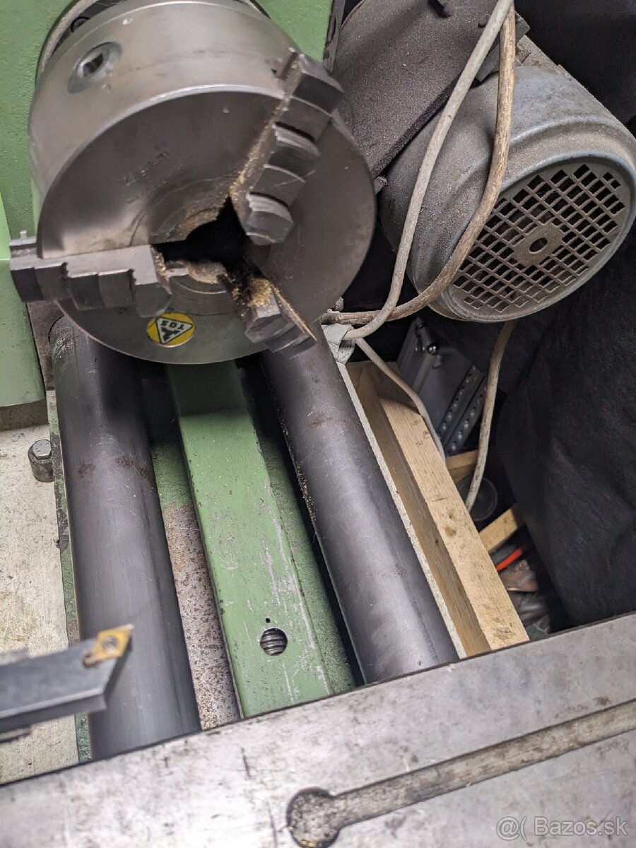 Sústruh TOS MUS 25 - 3