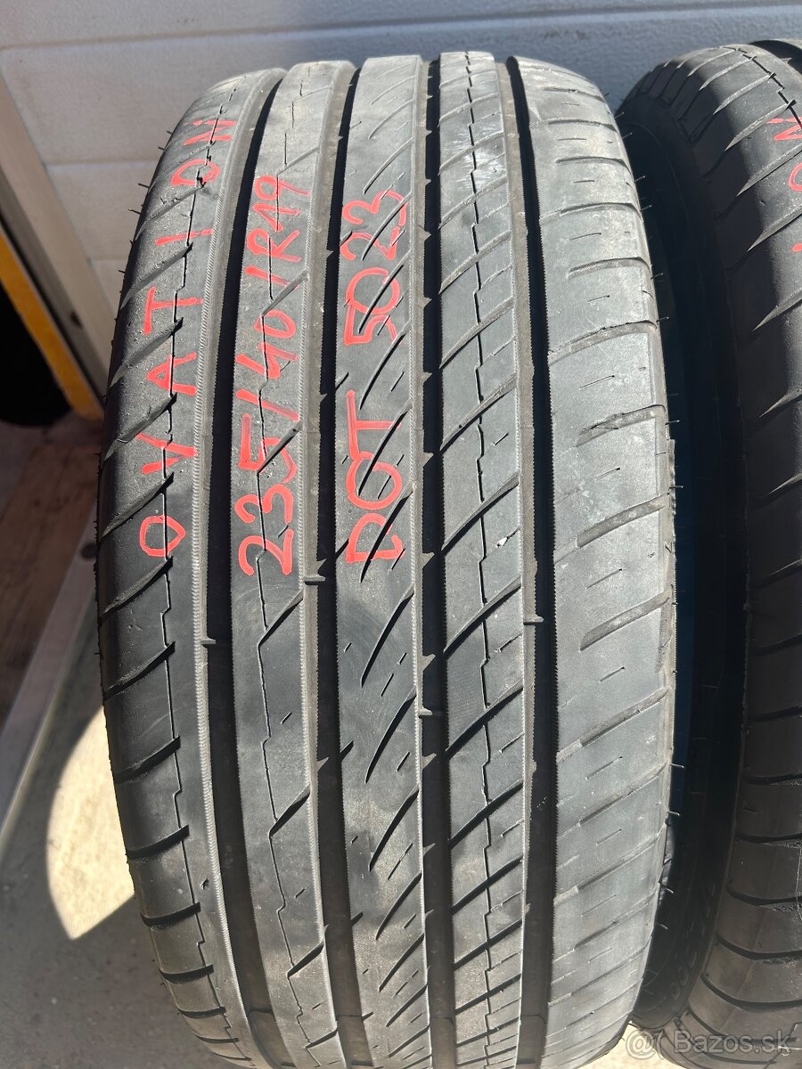 235/40 R19 letné - 3