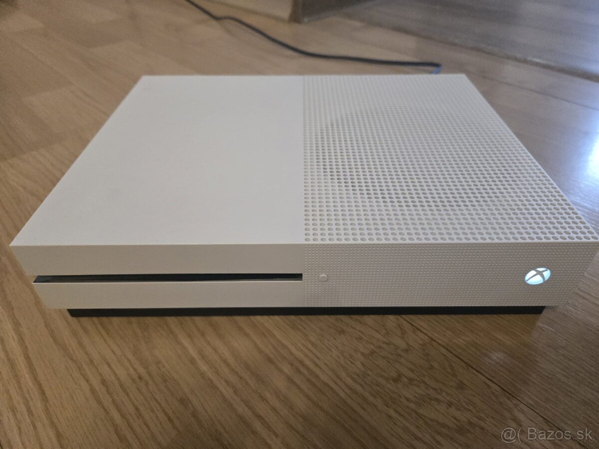 XBOX ONE S - 1 TB + drátový ovládač a 5 hier - 3