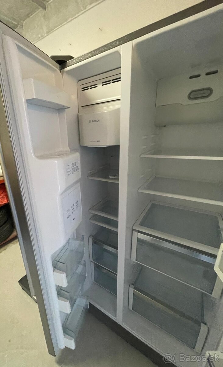 Americká chladnička Bosch Side-by-Side (Inox) - 3
