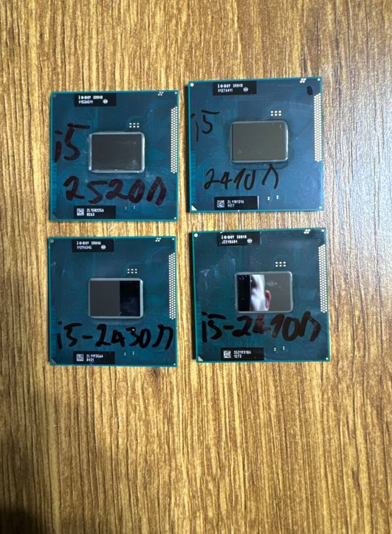 Predám procesor Intel 2.generácie do notebooku i5 - 3