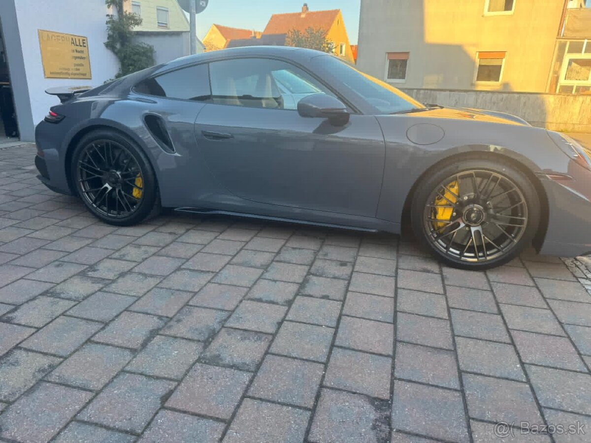 Porsche 911 Turbo S - 3