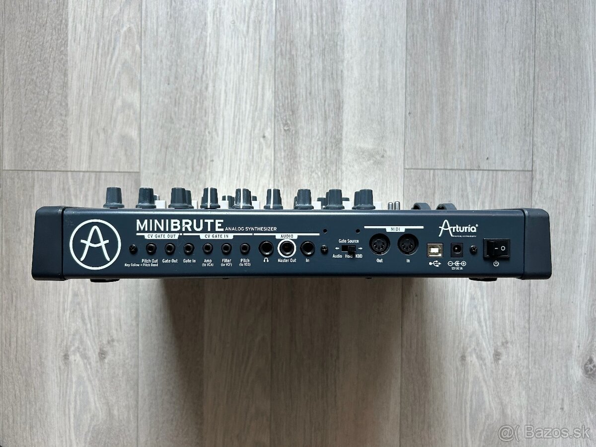 Arturia Minibrute - 3