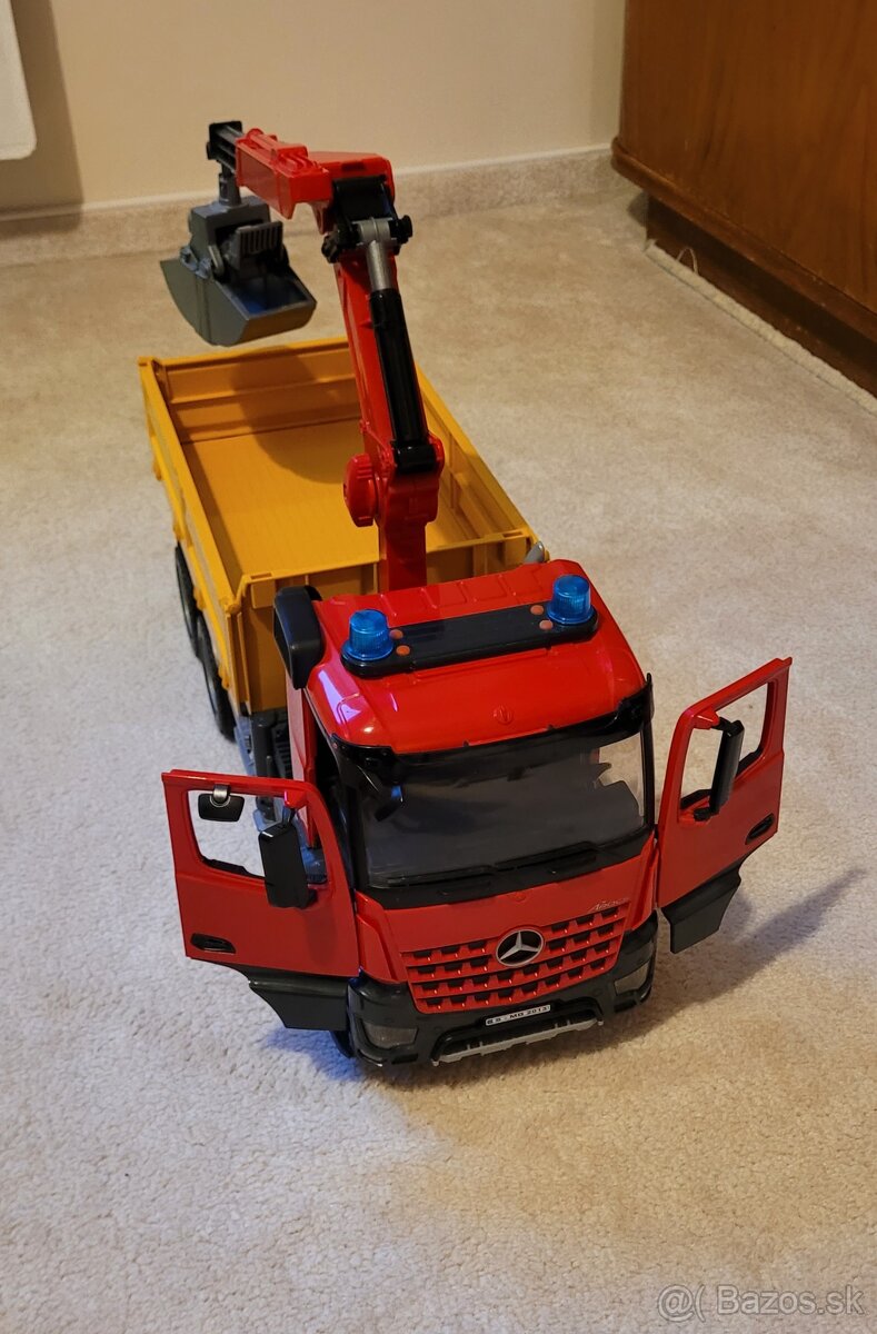 Bruder nakladne auto Mercedes Arocs - 3