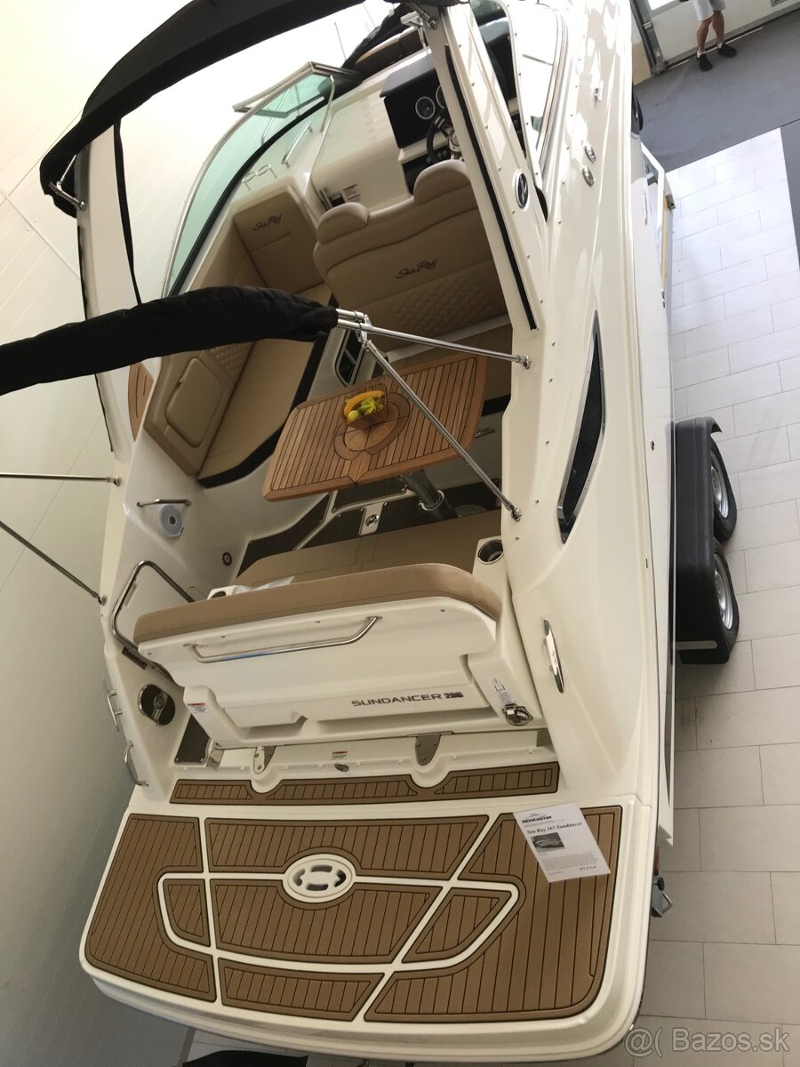 Nová motorová loď Sea Ray 265 Sundancer cruiser - 3