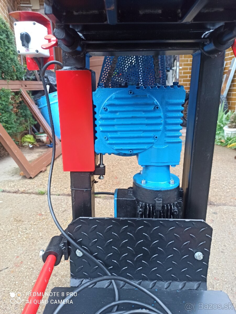 Kuželová štiepačka dreva - 3