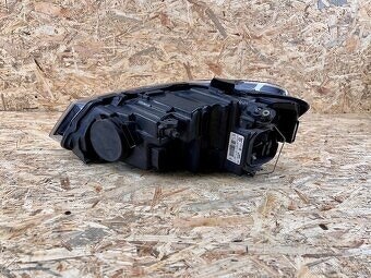 Predné pravé svetlo na Volkswagen Polo 5 - 3