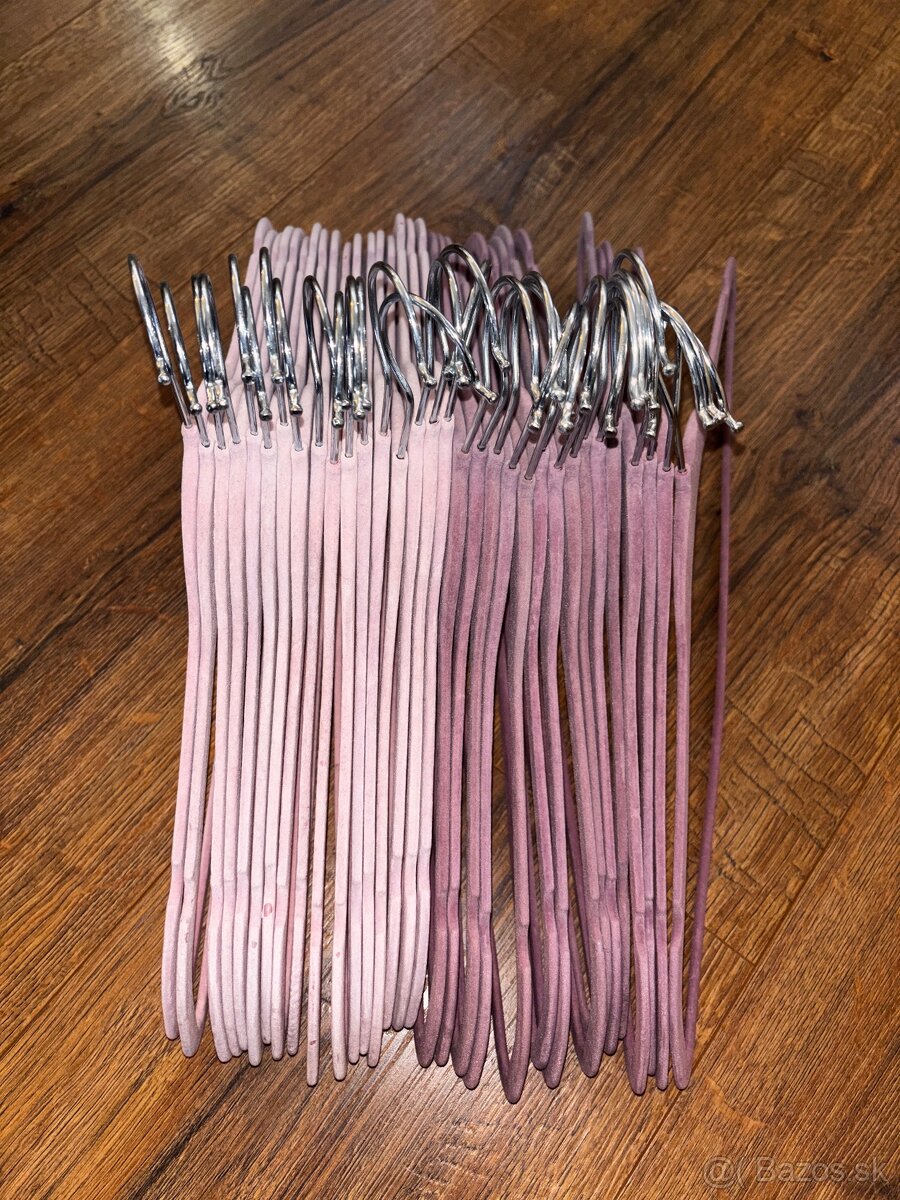 Ramienka na oblečenie - 3